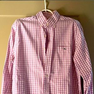 Men’s size medium, button down casual shirt. Gently used.